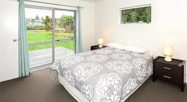 Alta House - Ohakune Holiday House, Rezerwuj Hotel Hotele w Auckland Region z parkingiem, Parking