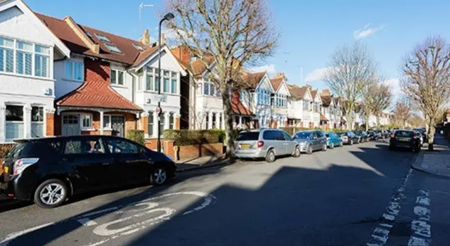 Veeve  House with Garden Meadvale Road Ealing
