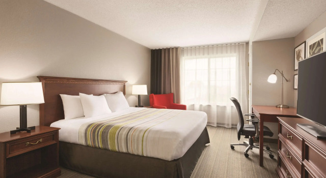 Country Inn & Suites by Radisson, Willmar, MN