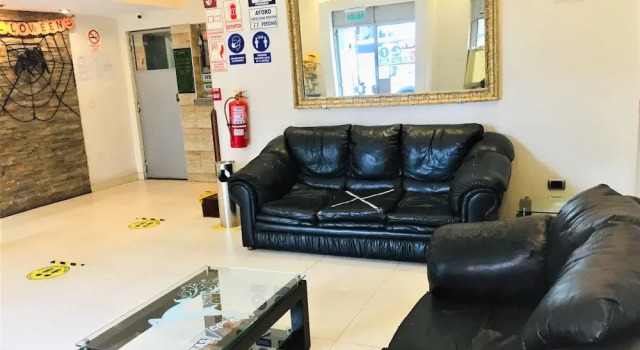 Hostal Carlos Tenaud, Boek Hotel Miraflores 