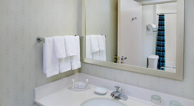 Четырёхместный люкс SpringHill Suites by Marriott Manchester-Boston Regional Airport