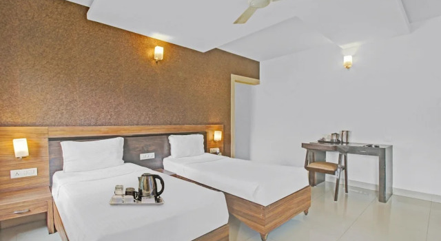 Двухместный номер Deluxe с балконом Townhouse Oak Madhapur Nera Regency