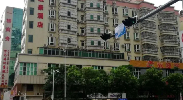 Fubanhao Hotel (Shenzhen Pingzhou), Rezerwuj Hotel Hotele w Shenzhen z parkingiem, Parking