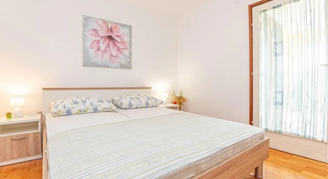 Nice Apartment in Rogoznica With Wifi and 1 Bedrooms