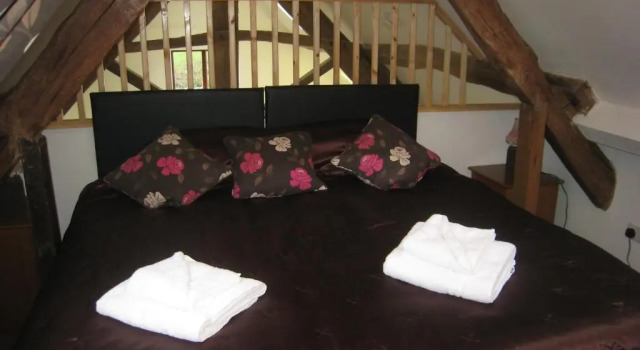 Romeo Cottage - Sleeps 4 - Open Plan Barn - Private Hot Tub & Garden, Забронировать Дом для отпуска Виллы Уорикшир, Вилла