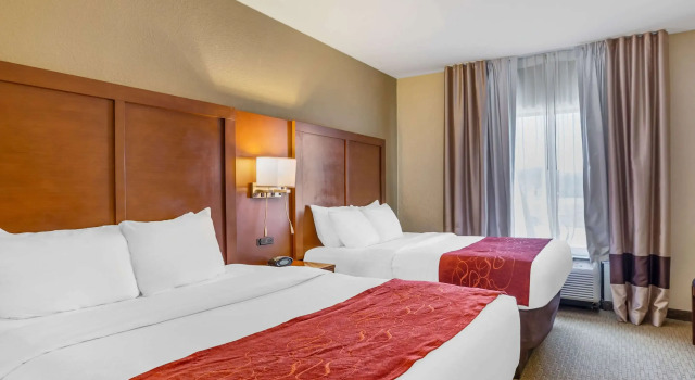 Четырёхместный люкс Comfort Suites South Point - Huntington