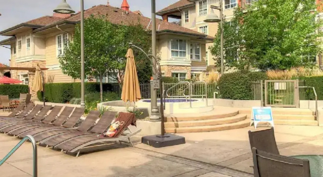 Люкс Waterscapes Resort by Discover Kelowna Resort Accommodations