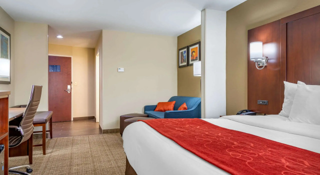 Двухместный люкс Comfort Suites Savannah Gateway I-95