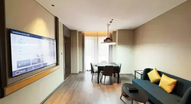 Люкс Homeinn Selected Hotel (Changsha Window of the World Zhongmao City)