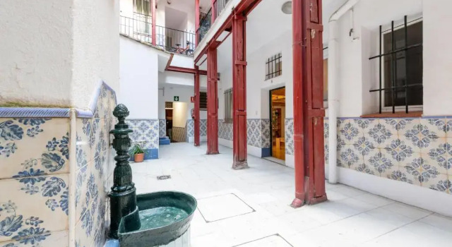 Duplex Lavapies 1BD, Boek Hotel Madrid Community of Madrid, in de buurt van Edificio Grassy