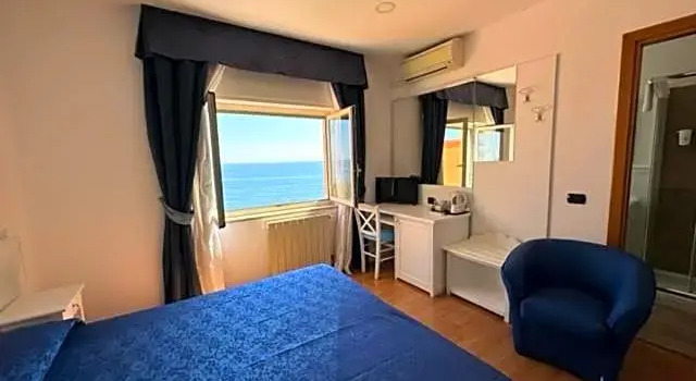 Двухместный номер Standard с видом на море Hotel LIsola
