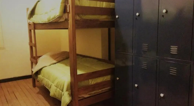 Postel ve společném pokoji pro ženy Peter's Hostel