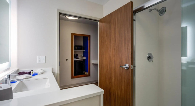 Номер Standard Holiday Inn Express & Suites Reedsville - State Coll Area by IHG