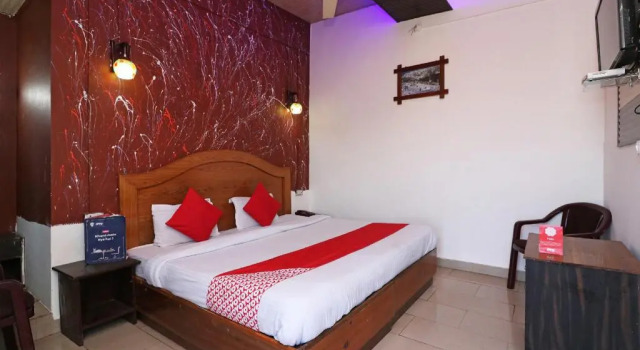 Hotel Golden Swan by OYO Rooms, Забронировать Отель Отели штата Махараштры 3 звезды, 3*
