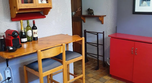 Апартаменты Luxury On Pinewood Guest House