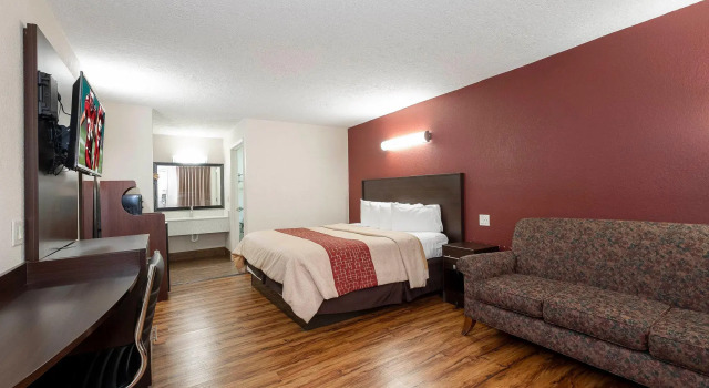 Четырёхместный люкс Red Roof Inn Starkville - University