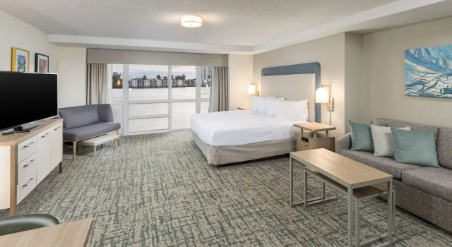 Двухместная студия-люкс Accessible Homewood Suites Miami Airport/Blue Lagoon