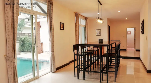 Семейная вилла с 3 комнатами с видом на бассейн Hansa Paradise Hill Pool Villa