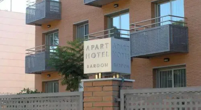 Апартаменты c 1 комнатой с балконом и с красивым видом из окна Aparthotel Bardon