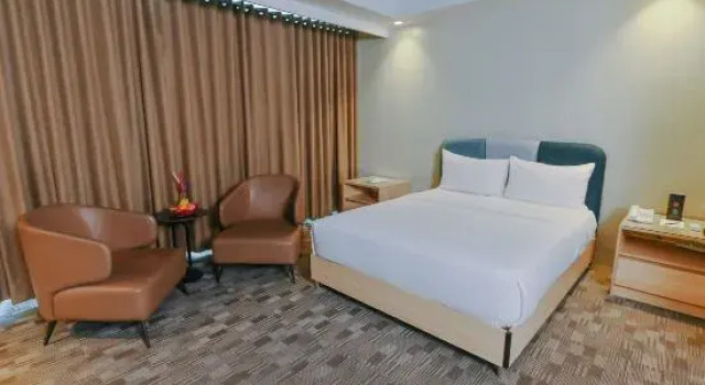 Полулюкс The Tribute Hotel