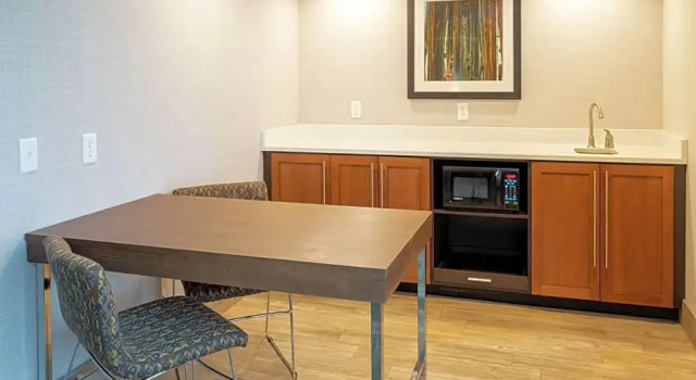 Двухместный номер Standard с частичным видом Hampton Inn Duluth-Canal Park