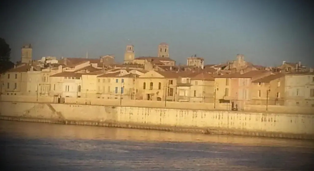 Апартаменты Un tour en Arles