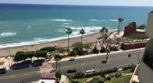 Апартаменты Benalbeach Apartamento Frontal Mar 1 Dormitorio 6ª