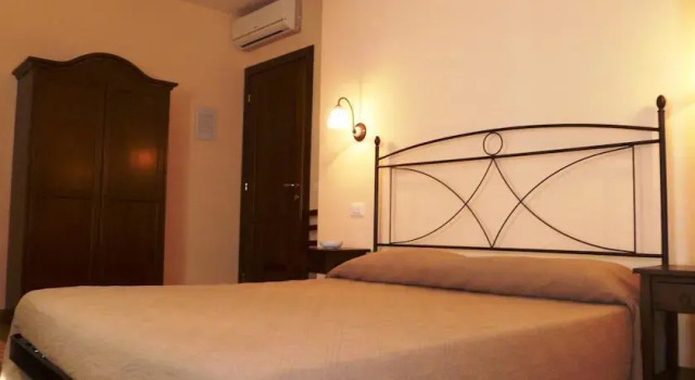 Leondina Country House, Book Hotel Hoteller i Romagna med pool, Swimmingpool