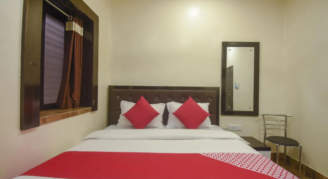 OYO 71260 J S Palace, Prenota Hotel Calcutta 