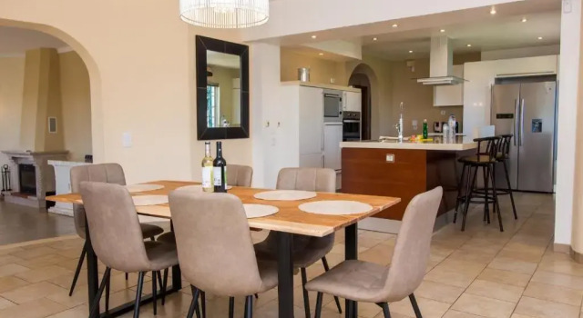 Villa Bliss 450 m2 Luxury Oasis with Saltwater Pool