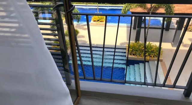 Номер Deluxe с видом на бассейн Crown Hotel at Harbour Springs Palawan Managed by Enderun Hotels