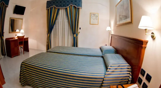 Двухместный номер Economy с балконом Hotel Niagara