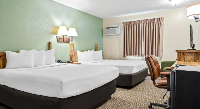 Четырёхместный номер Standard Econo Lodge, Downtown Custer Near Custer State Park and Mt Rushmore