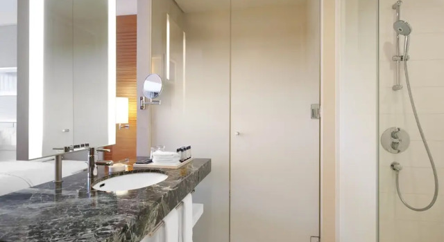 Двухместный клубный номер Sheraton Grand Hiroshima Hotel