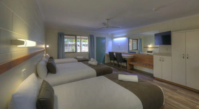 Четырёхместный номер Economy Billabong Lodge Motel