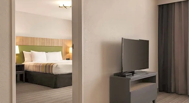 Двухместный люкс Country Inn & Suites by Radisson, Green Bay East, WI