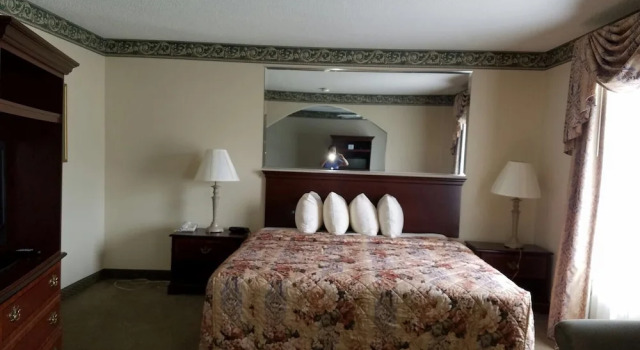 Двухместный люкс American Inn & Suites - High Point NC