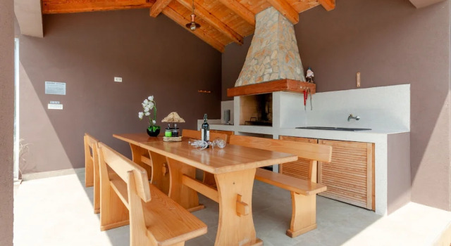 Five bedroom villa Emily with pool
