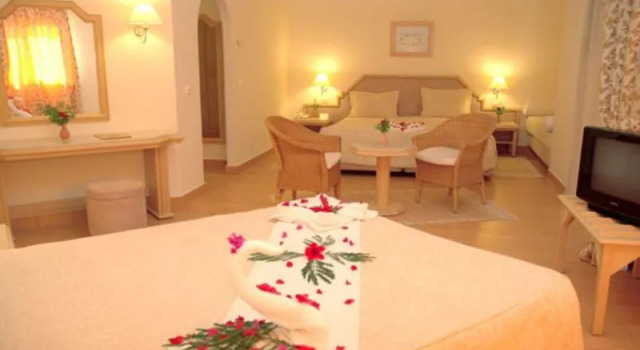Habitación triple Estándar con balcón Isis Thalasso And Spa