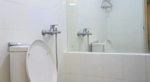 Студия с балконом Roomku at Bassura City Apartment