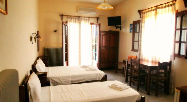 To Limanaki, Book Hotel Chorefto 