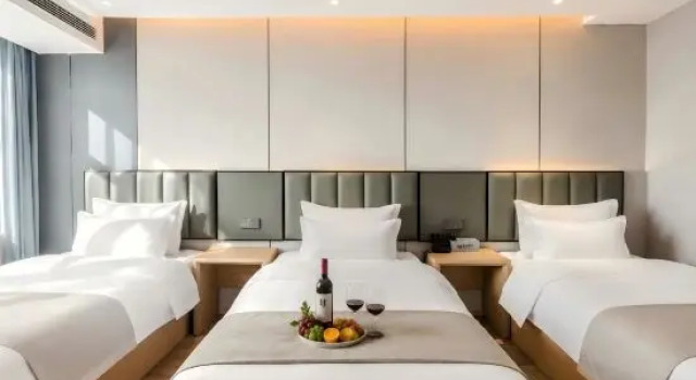 Трёхместный номер Standard GreenTree Inn Changzhou Dinosaur City Qingyang North Road Business Hotel