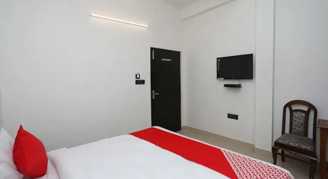 Hotel Alpine by OYO Rooms