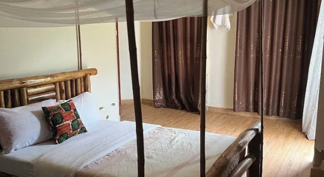 Коттедж Standard Rafiki Safari Lodge Bwindi