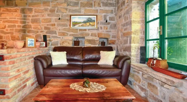 Lovely Home In Smarje With Kitchen, Buchen Sie Hotel Hotels in Koper mit Pool, Schwimmbad