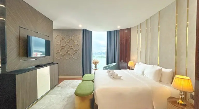 Люкс Grand Paddington Hotel Halong Bayview