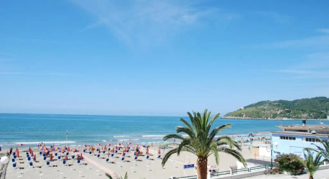 Семейный номер Standard с видом на море Hotel Villa Eleonora