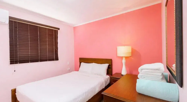 Amazing 2BR 1BA w Pool Close to the Beach BBQ, Varaa Huoneisto Noord Aruba