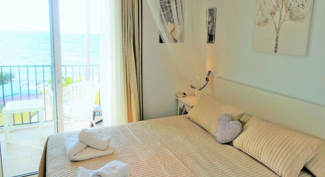 Dona Lola Macarena - Fantastic beach front townhouse withing only a few meters to the beach of calahonda - CS183