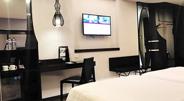 Premier room Mercure Surabaya Grand Miram